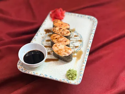 Sushi set (4 pcs)