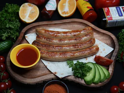 Mol go‘shtidan tayyorlangan kolbaskalar (1 porsiya)